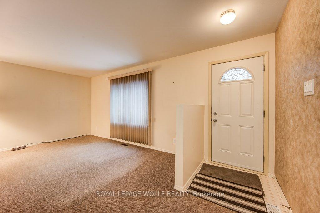 Photo 4 of 18 Barwood Crescent, Kitchener — HOMEH