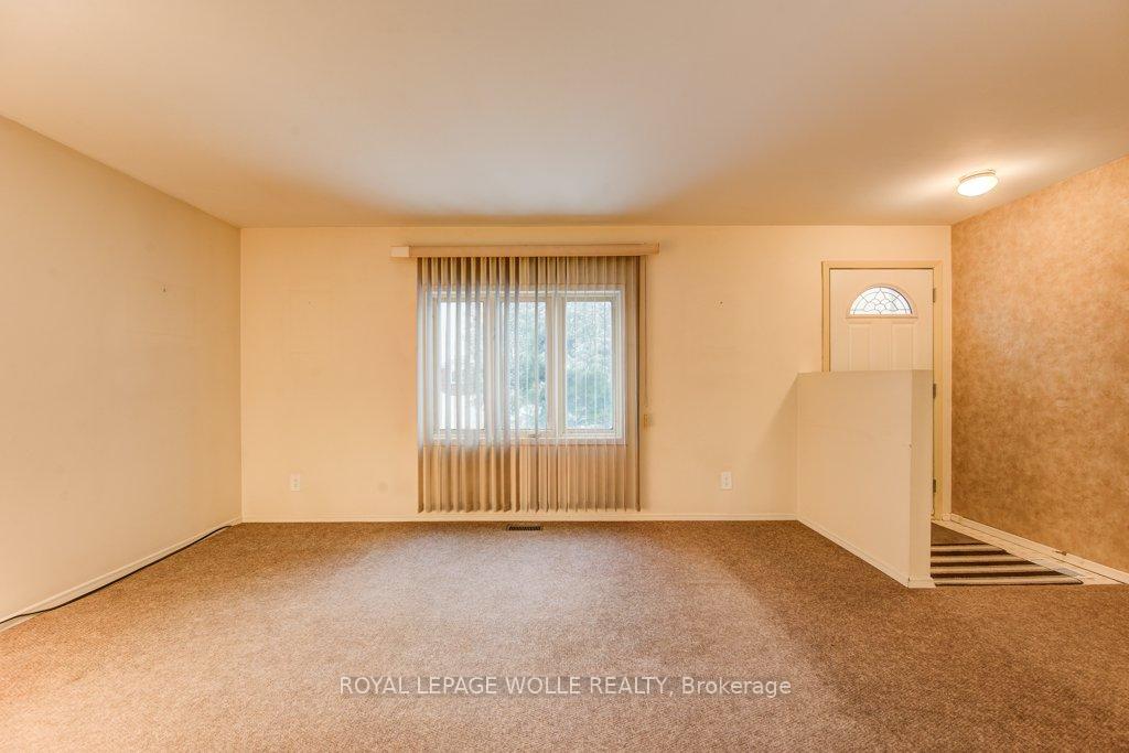 Photo 5 of 18 Barwood Crescent, Kitchener — HOMEH