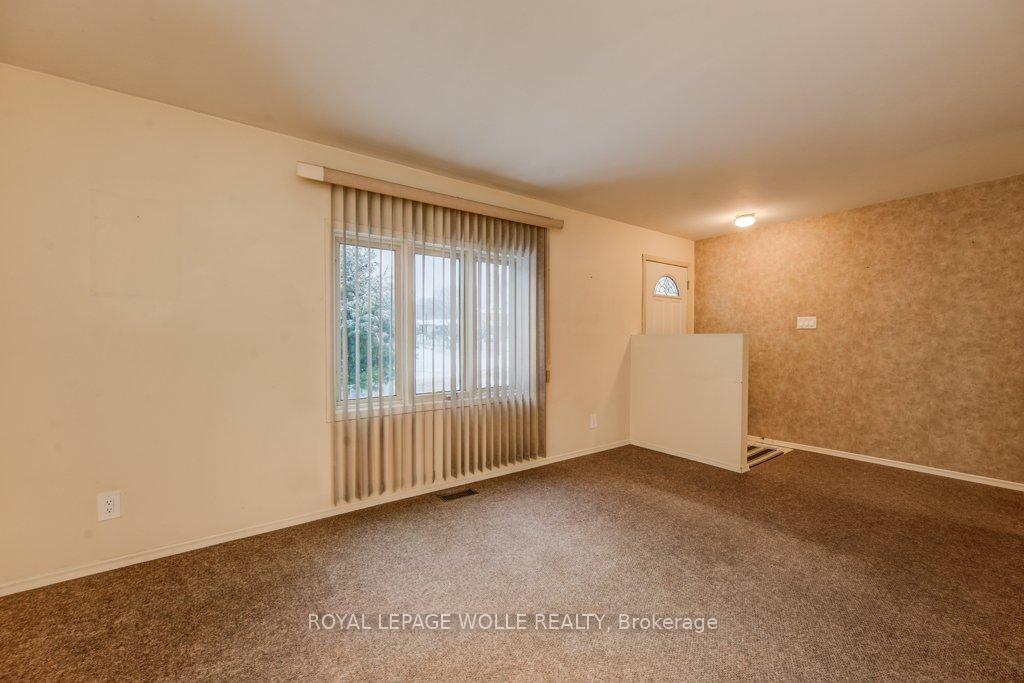 Photo 6 of 18 Barwood Crescent, Kitchener — HOMEH