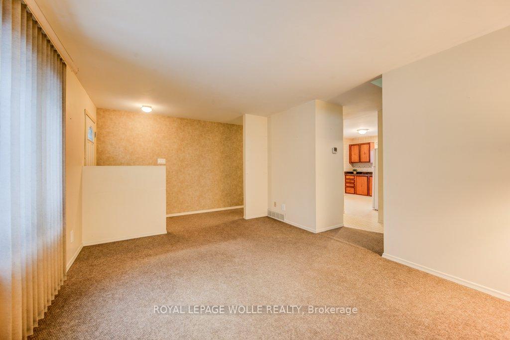 Photo 7 of 18 Barwood Crescent, Kitchener — HOMEH