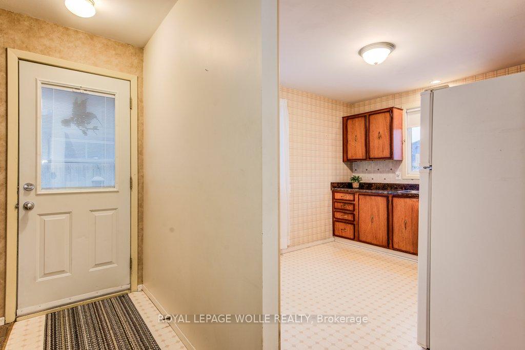 Photo 8 of 18 Barwood Crescent, Kitchener — HOMEH
