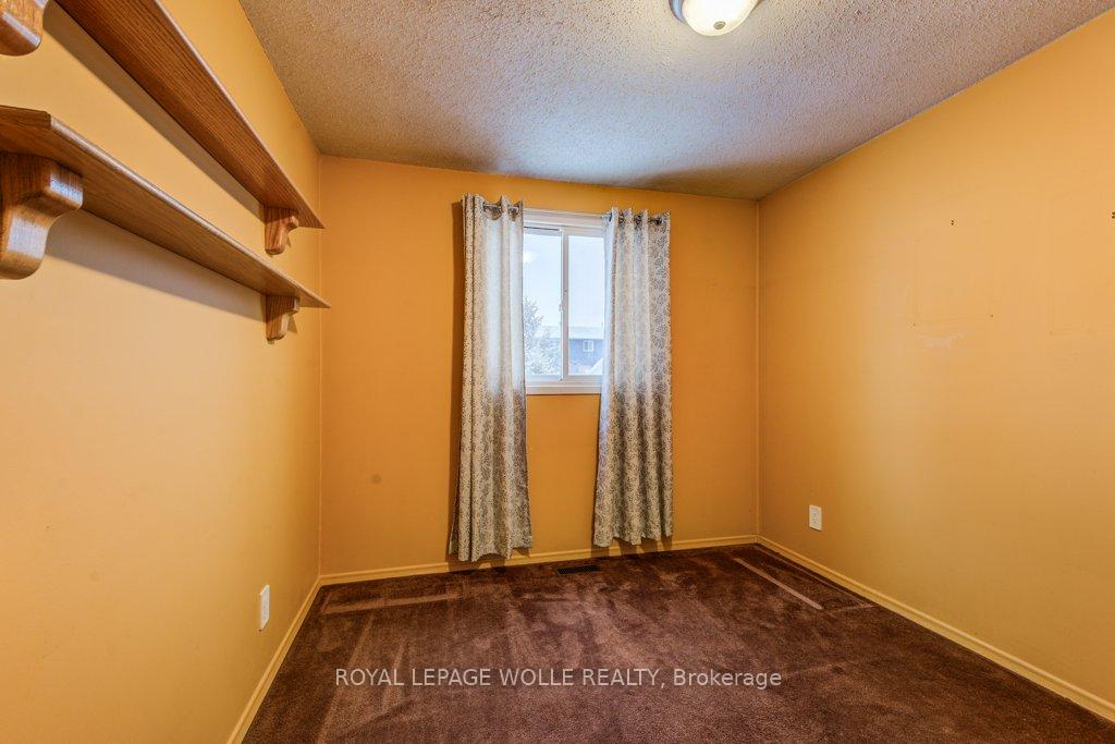 Photo 14 of 18 Barwood Crescent, Kitchener — HOMEH