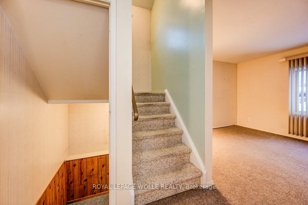 Photo 16 of 18 Barwood Crescent, Kitchener — HOMEH