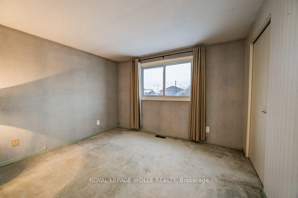 Photo 24 of 18 Barwood Crescent, Kitchener — HOMEH