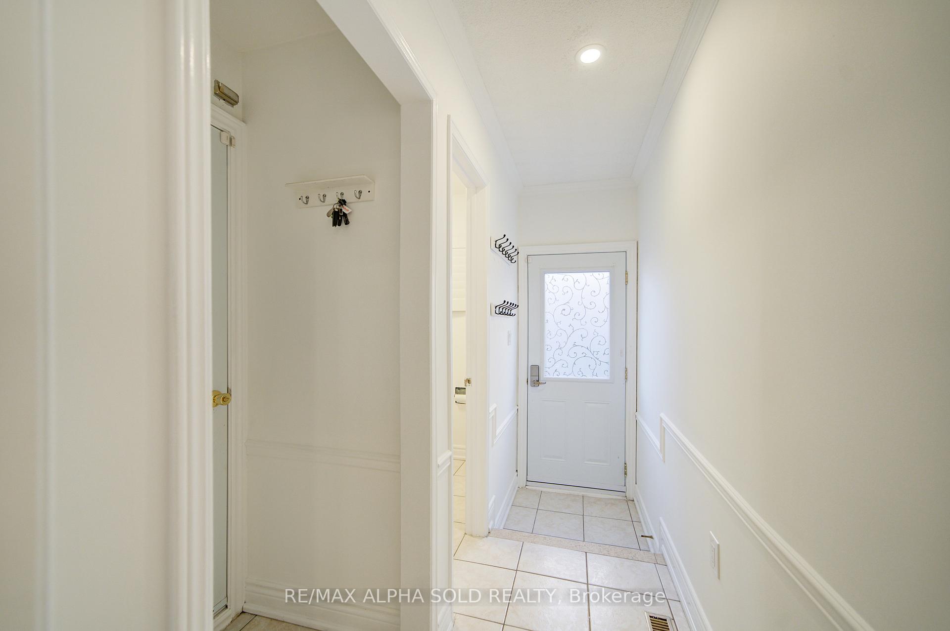 Photo 4 of 474 Raymerville Drive, Markham, Raymerville — HOMEH
