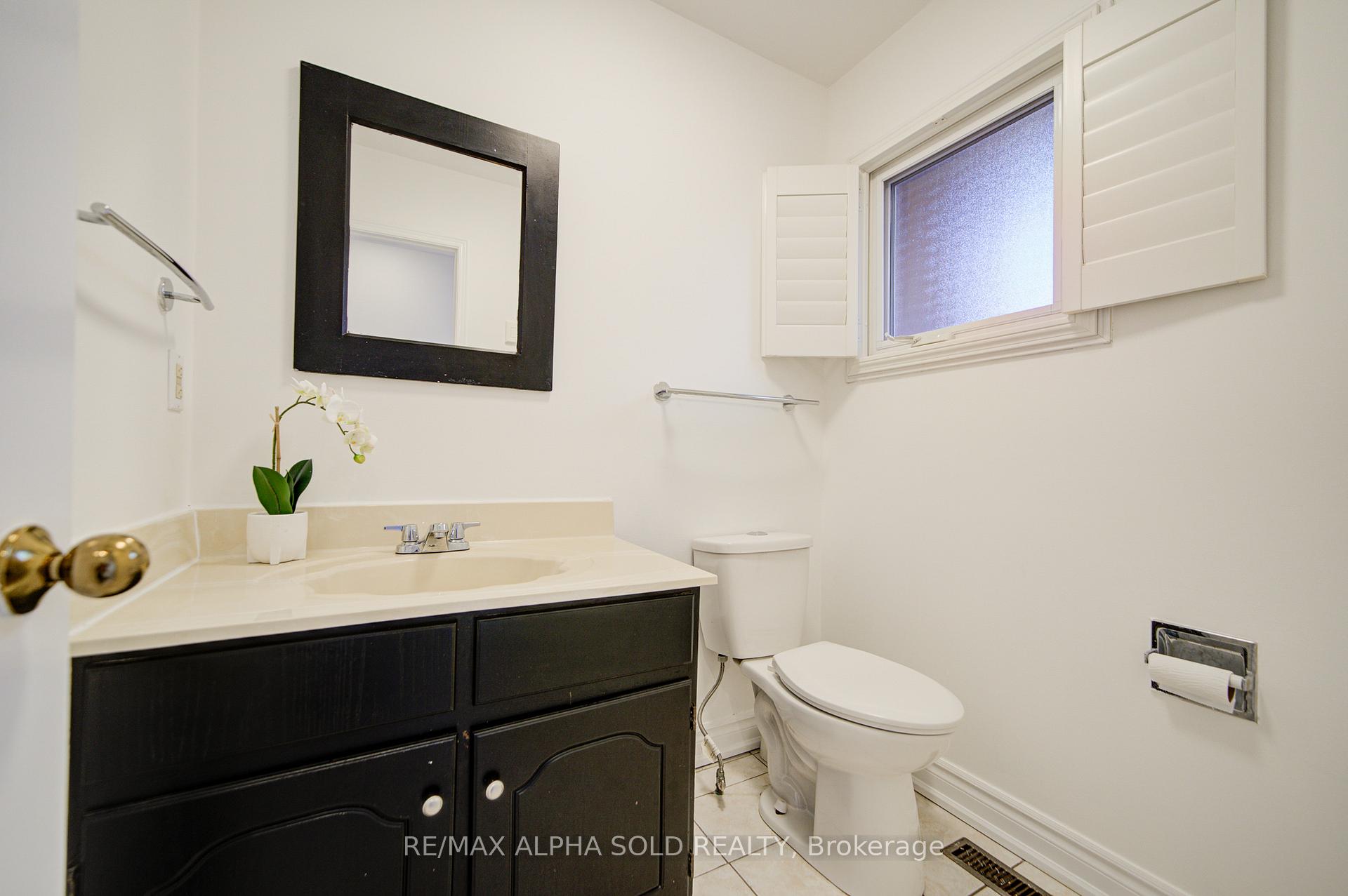 Photo 5 of 474 Raymerville Drive, Markham, Raymerville — HOMEH