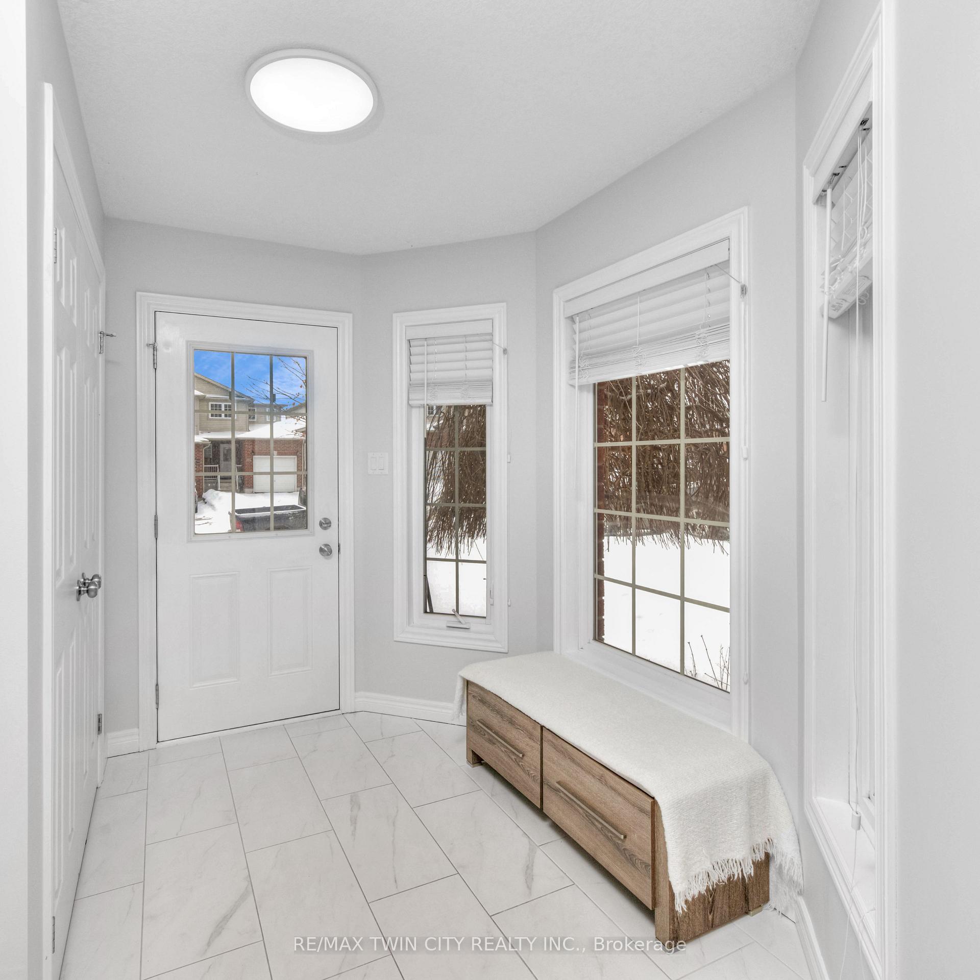 Photo 2 of 115 Upper Mercer Street, Kitchener, Grand River South — HOMEH
