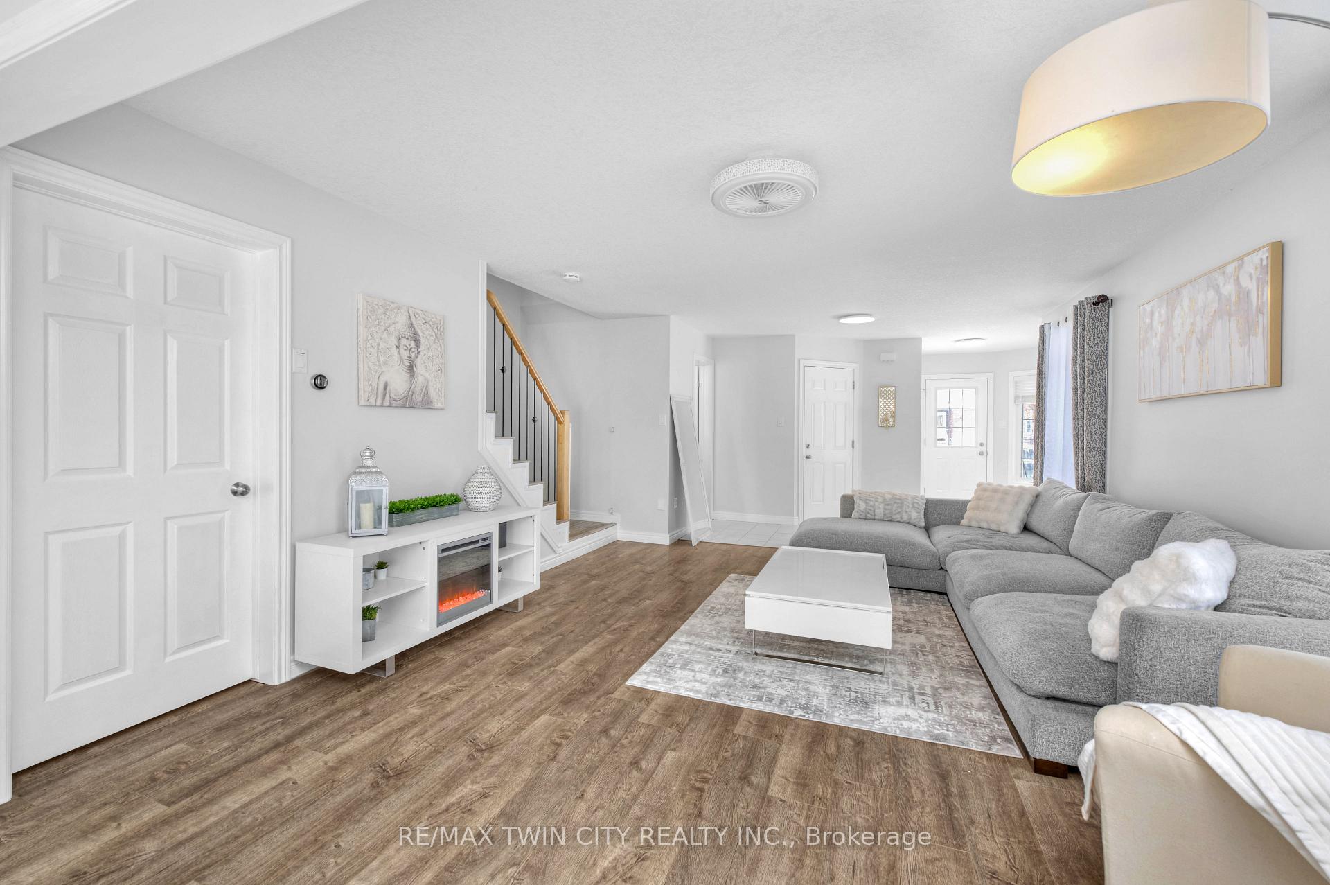Photo 5 of 115 Upper Mercer Street, Kitchener, Grand River South — HOMEH
