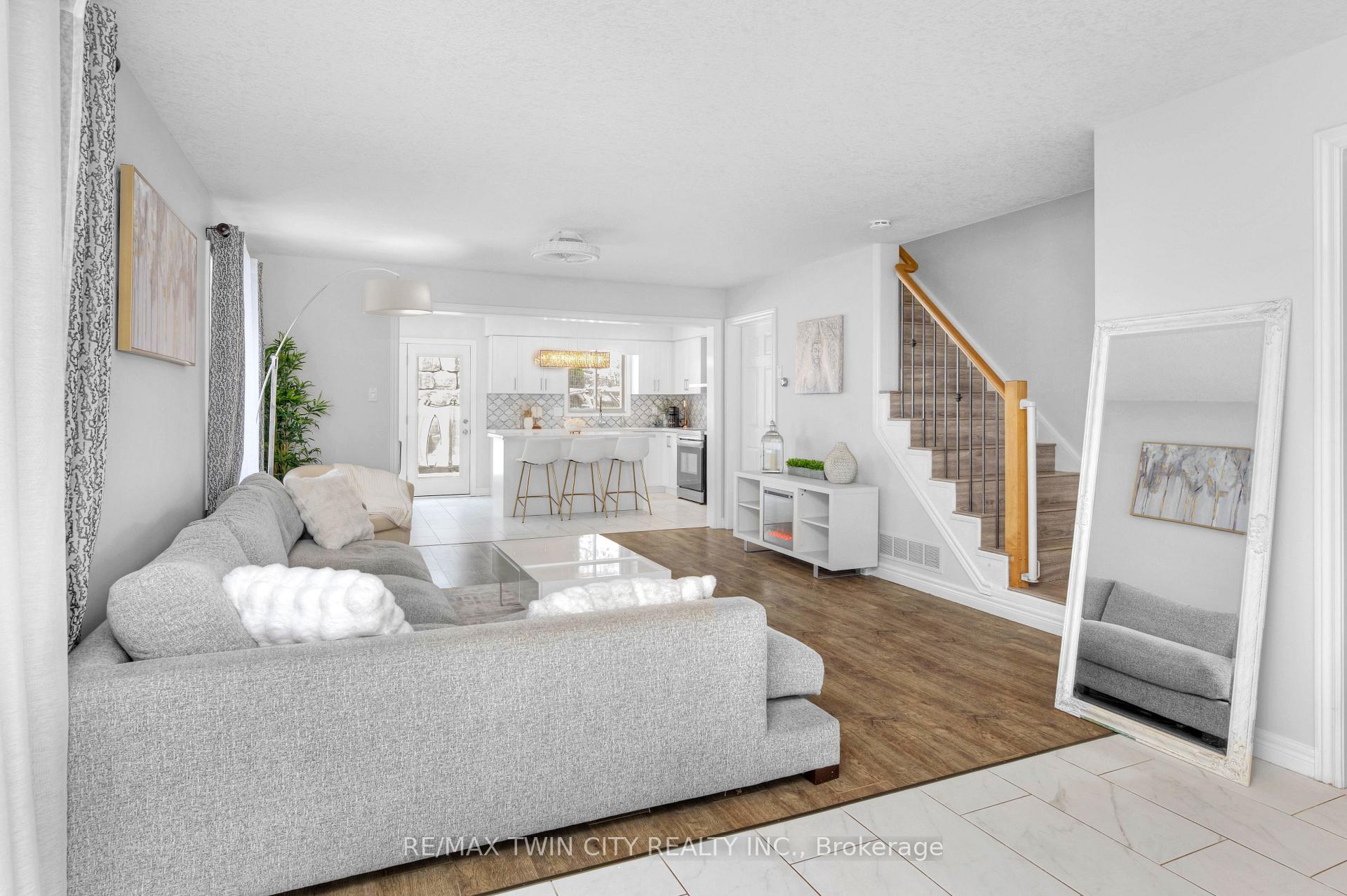 Photo 6 of 115 Upper Mercer Street, Kitchener, Grand River South — HOMEH