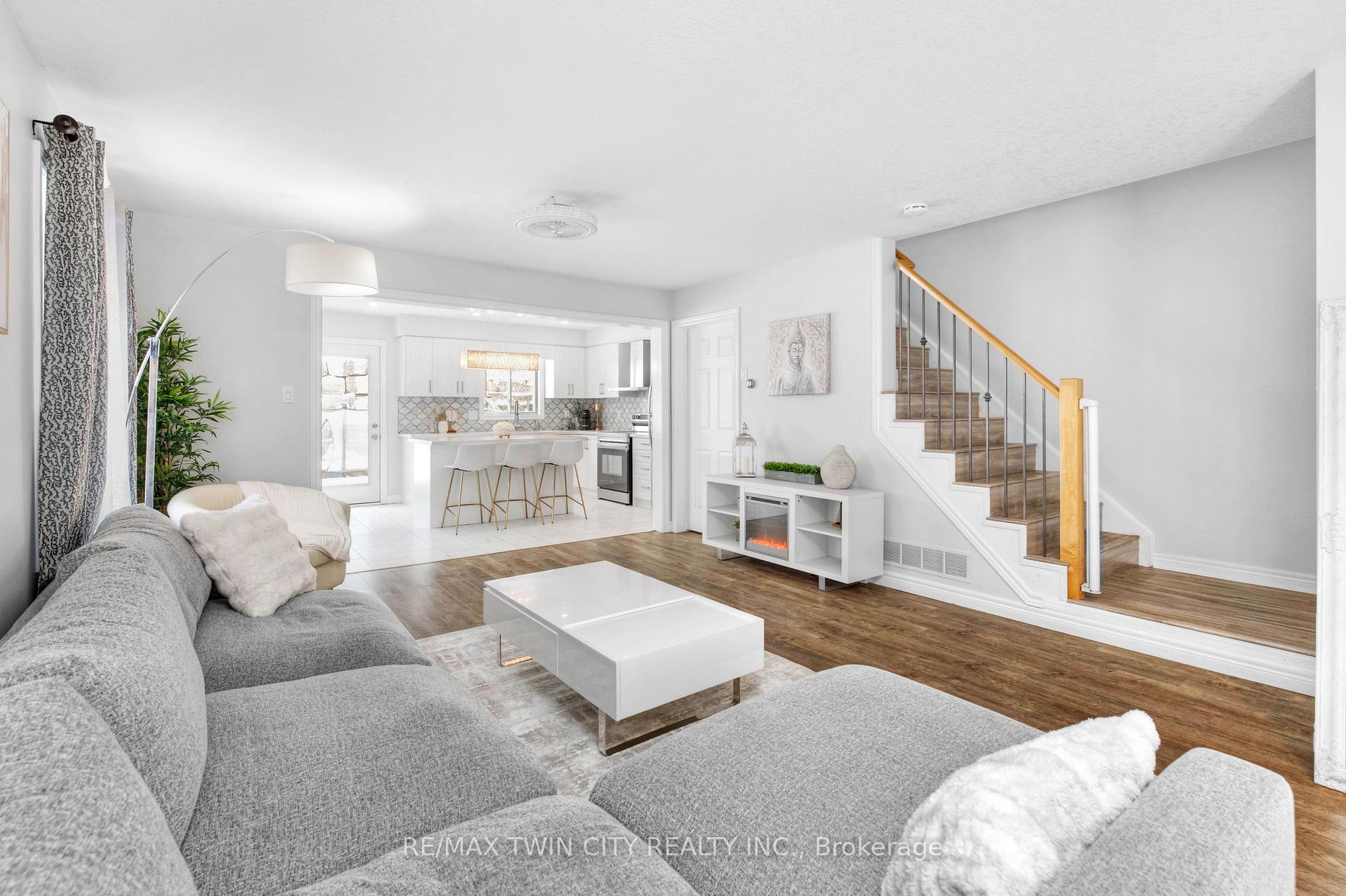 Photo 7 of 115 Upper Mercer Street, Kitchener, Grand River South — HOMEH