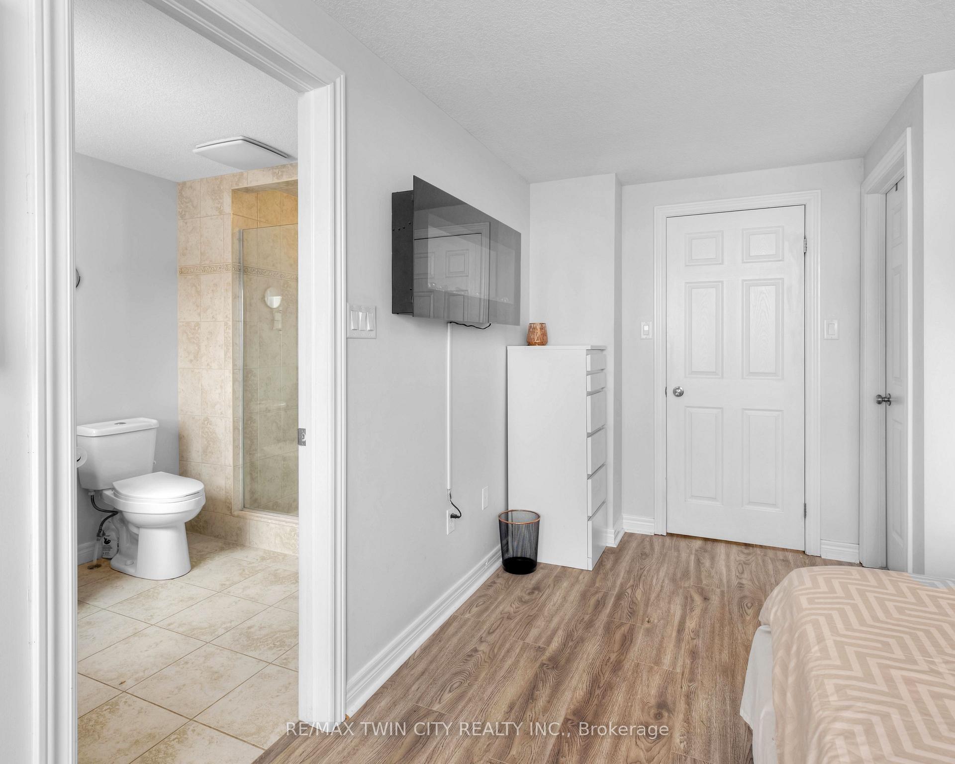 Photo 22 of 115 Upper Mercer Street, Kitchener, Grand River South — HOMEH