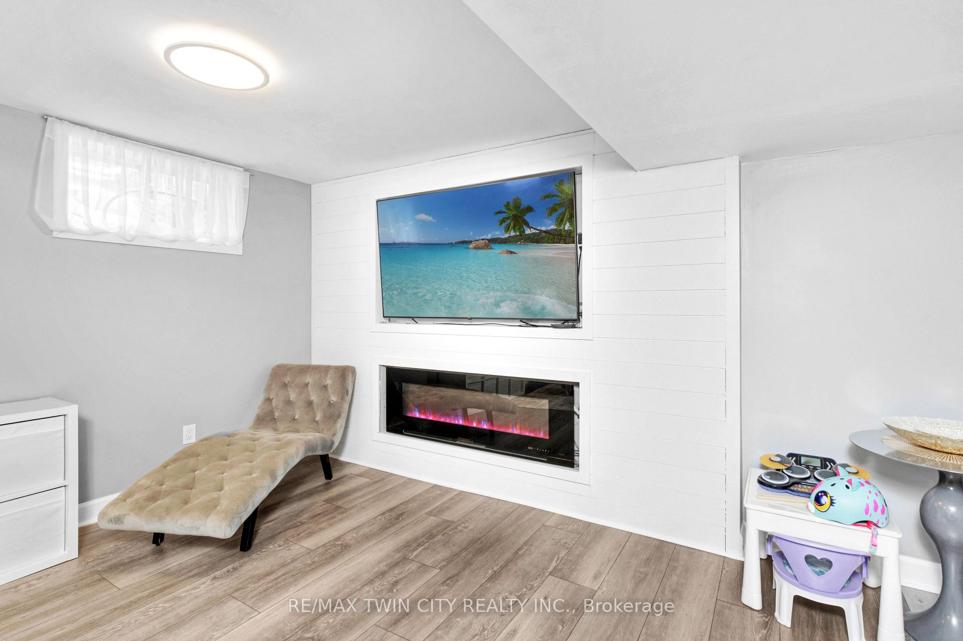 Photo 28 of 115 Upper Mercer Street, Kitchener, Grand River South — HOMEH