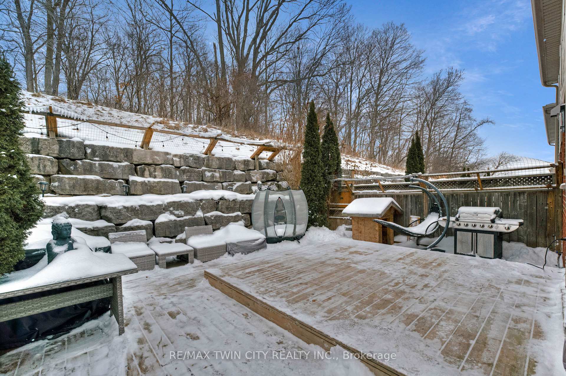 Photo 32 of 115 Upper Mercer Street, Kitchener, Grand River South — HOMEH
