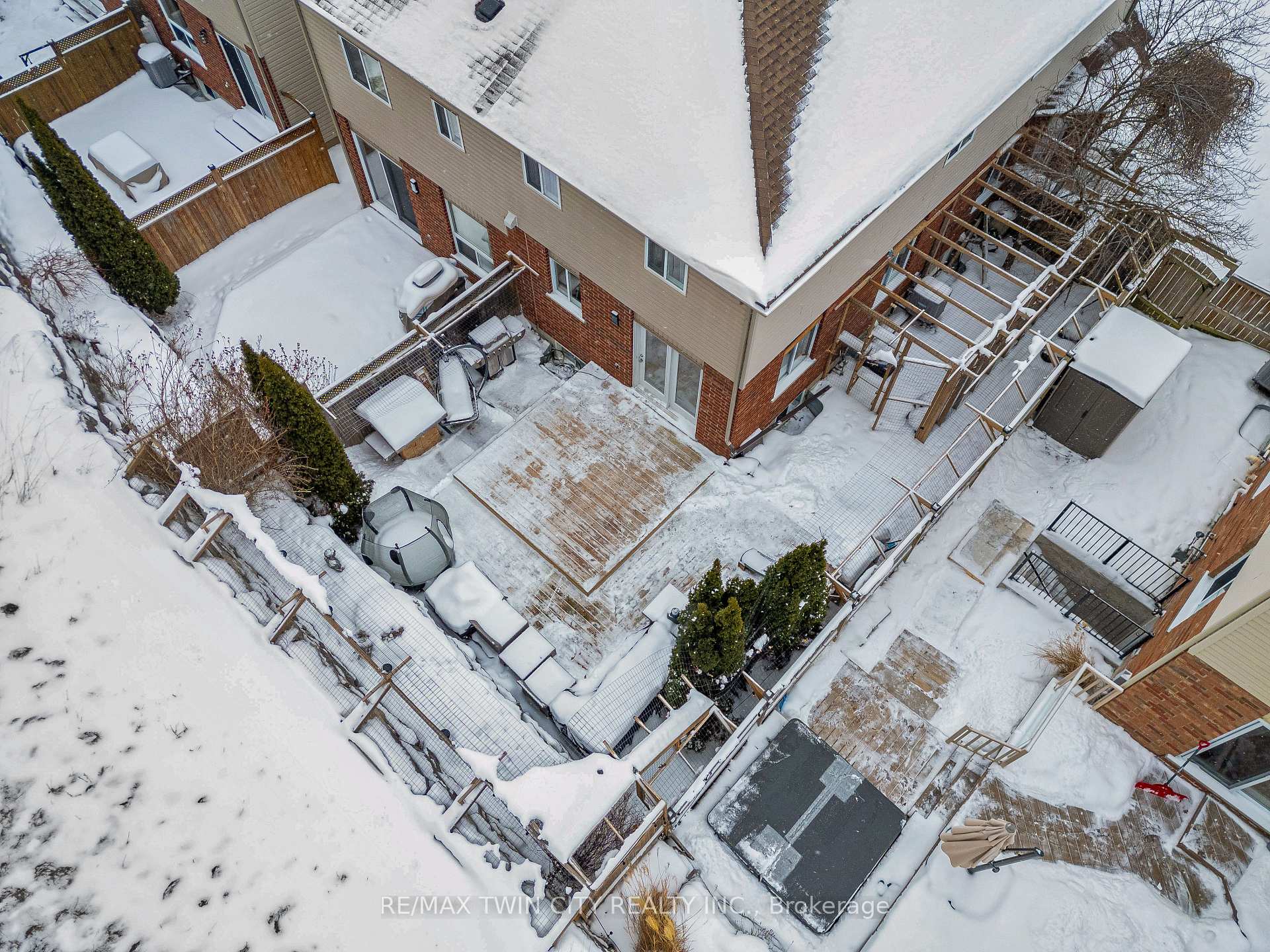 Photo 33 of 115 Upper Mercer Street, Kitchener, Grand River South — HOMEH