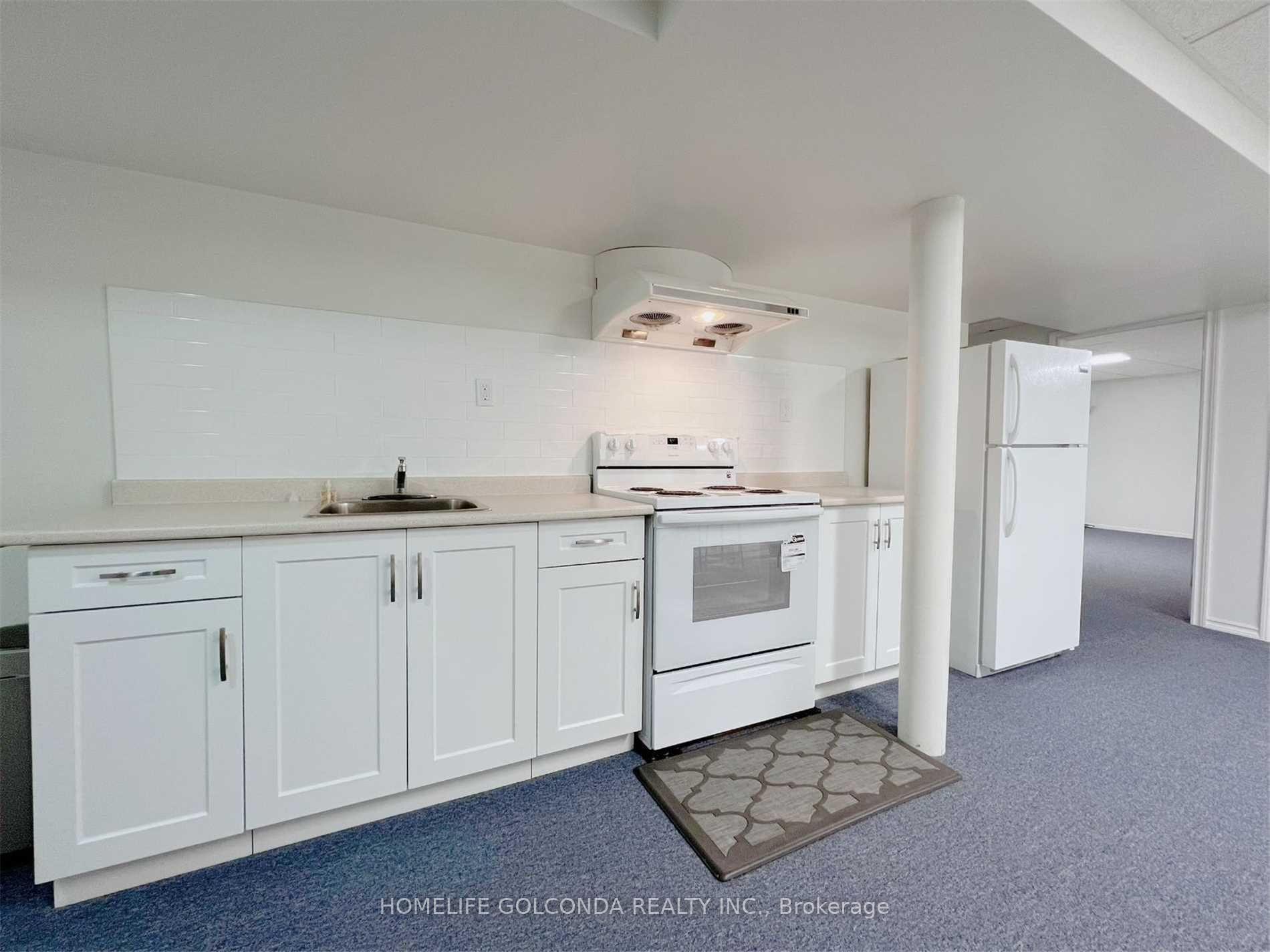 Photo 3 of 127 Clarion Crescent, Markham, Middlefield — HOMEH