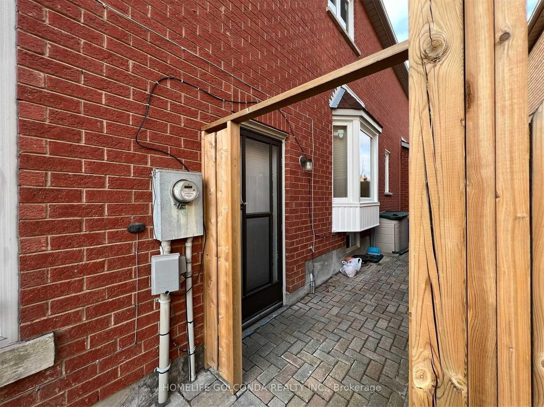 Photo 10 of 127 Clarion Crescent, Markham, Middlefield — HOMEH