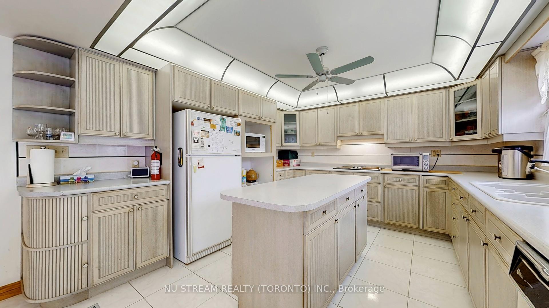 Photo 12 of 2 Winston Road, Markham, Milliken Mills East — HOMEH