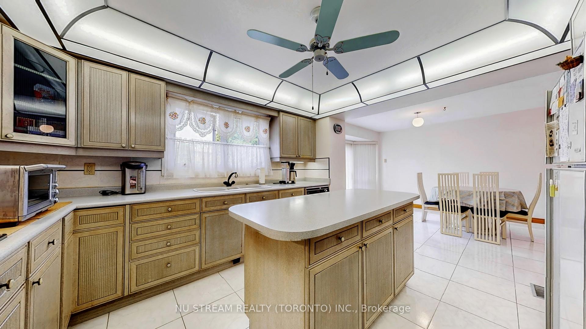 Photo 14 of 2 Winston Road, Markham, Milliken Mills East — HOMEH