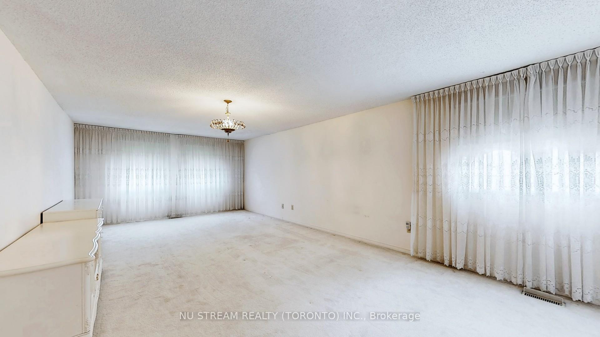 Photo 23 of 2 Winston Road, Markham, Milliken Mills East — HOMEH