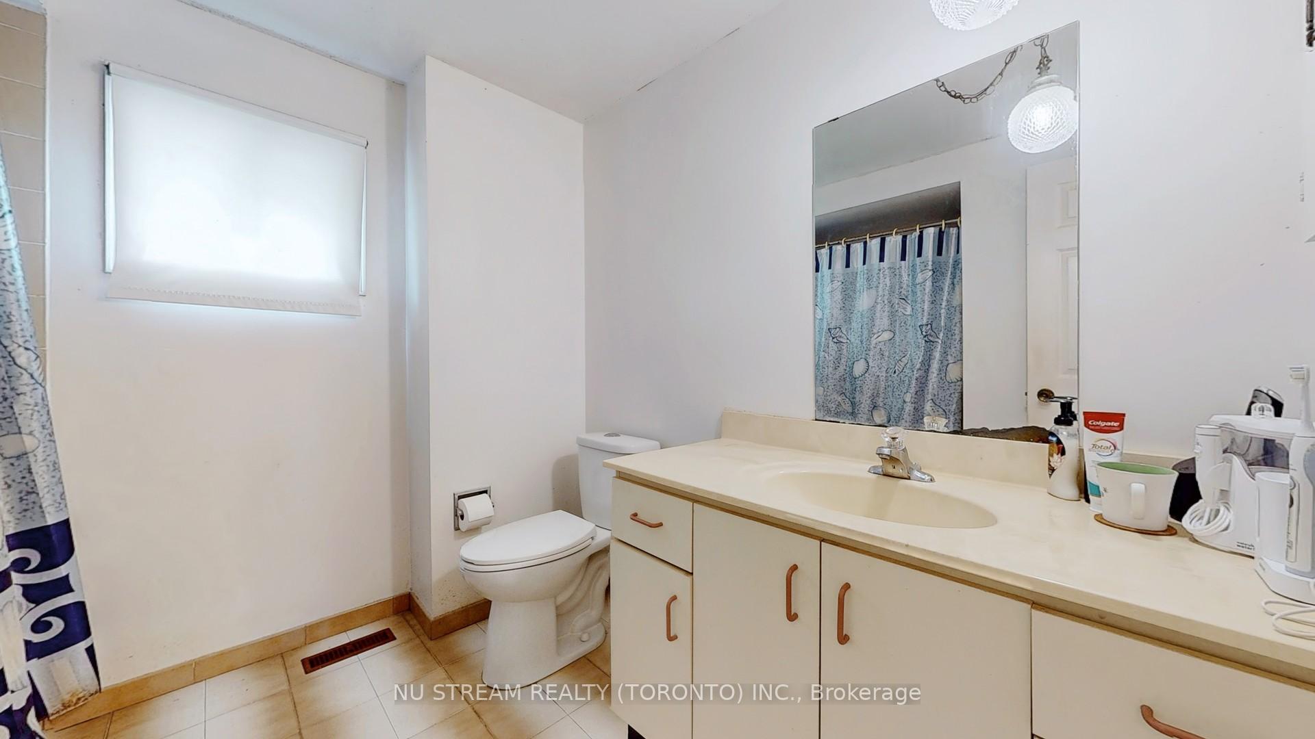 Photo 32 of 2 Winston Road, Markham, Milliken Mills East — HOMEH