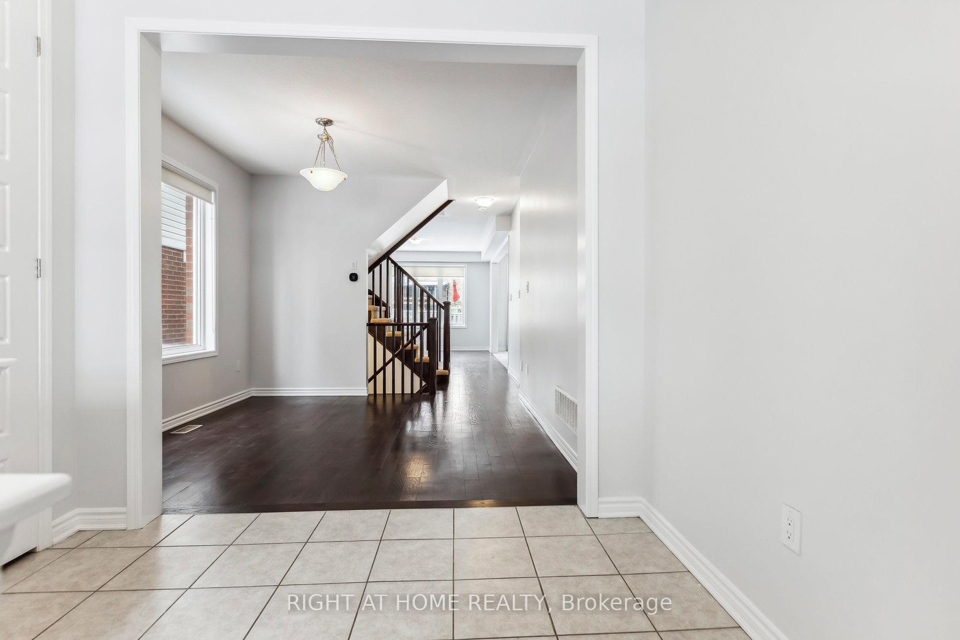 Photo 4 of 47 Watermill Street, Kitchener — HOMEH