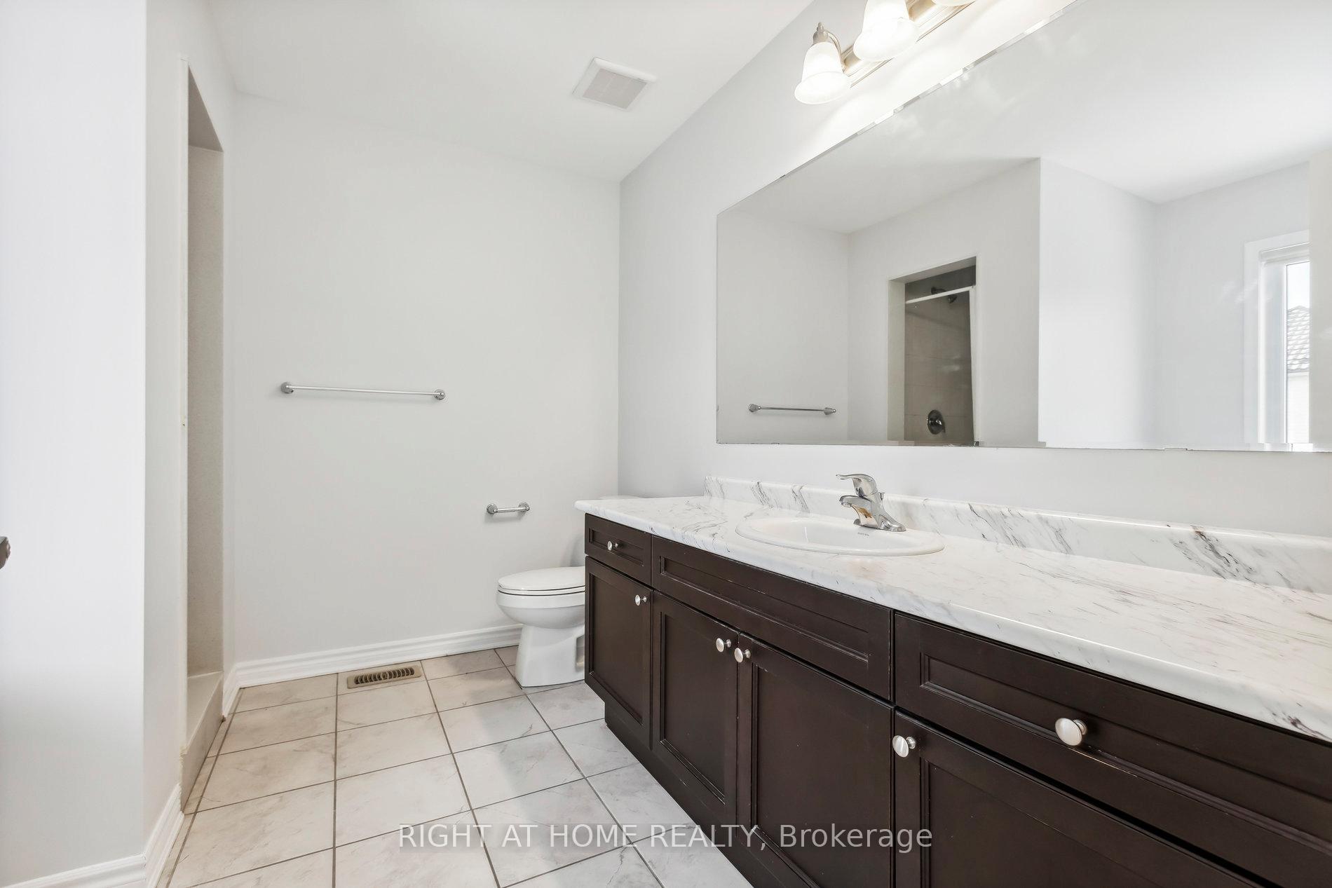 Photo 25 of 47 Watermill Street, Kitchener — HOMEH