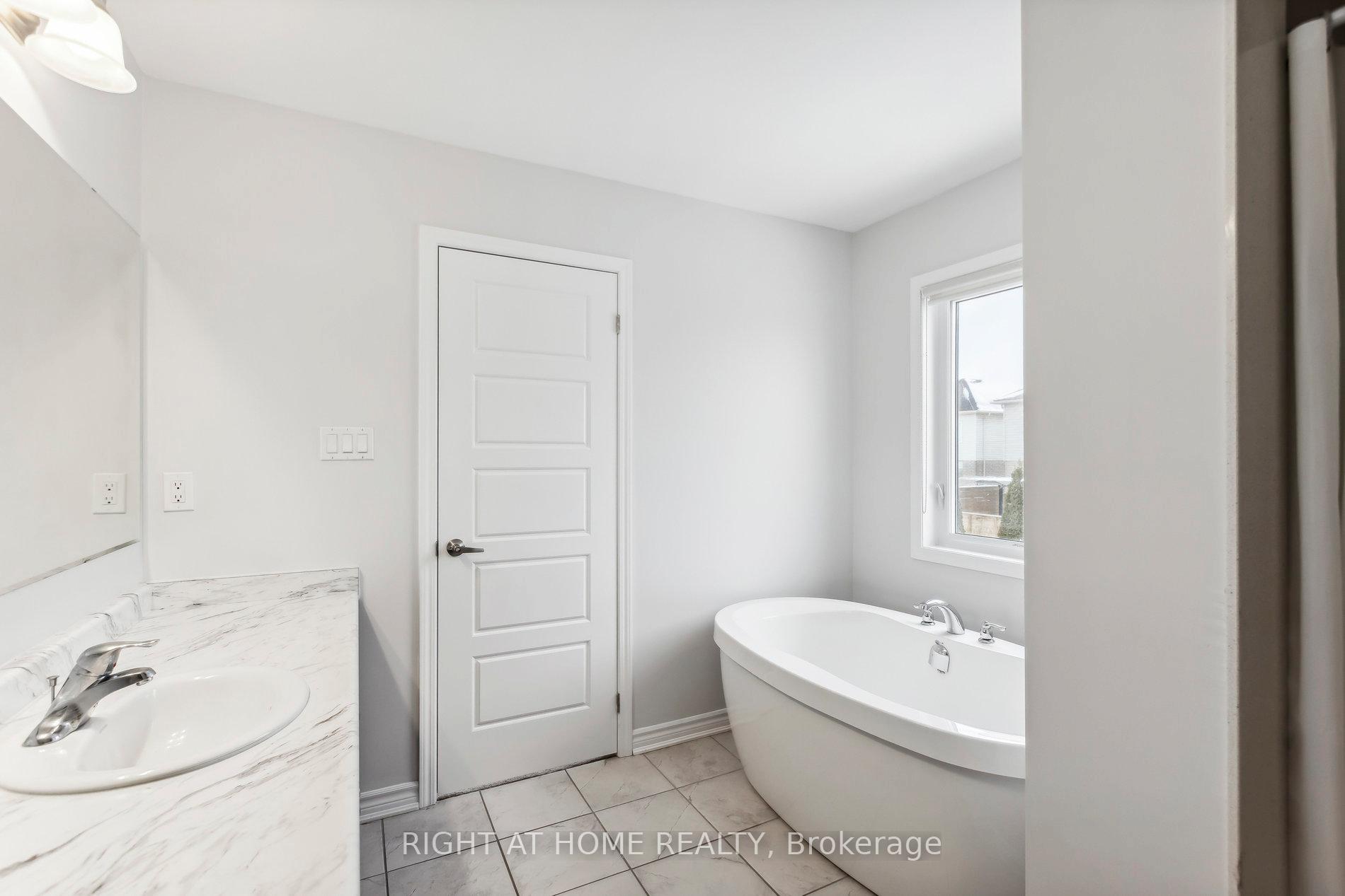 Photo 26 of 47 Watermill Street, Kitchener — HOMEH