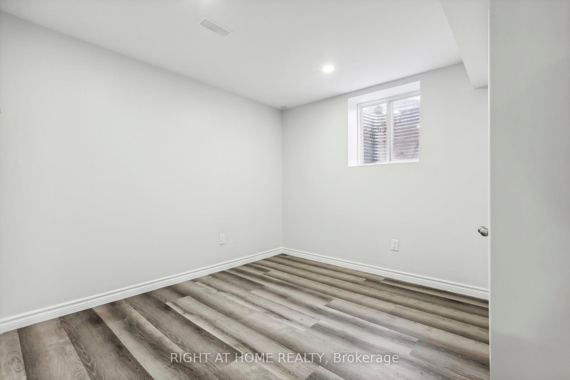 Photo 37 of 47 Watermill Street, Kitchener — HOMEH