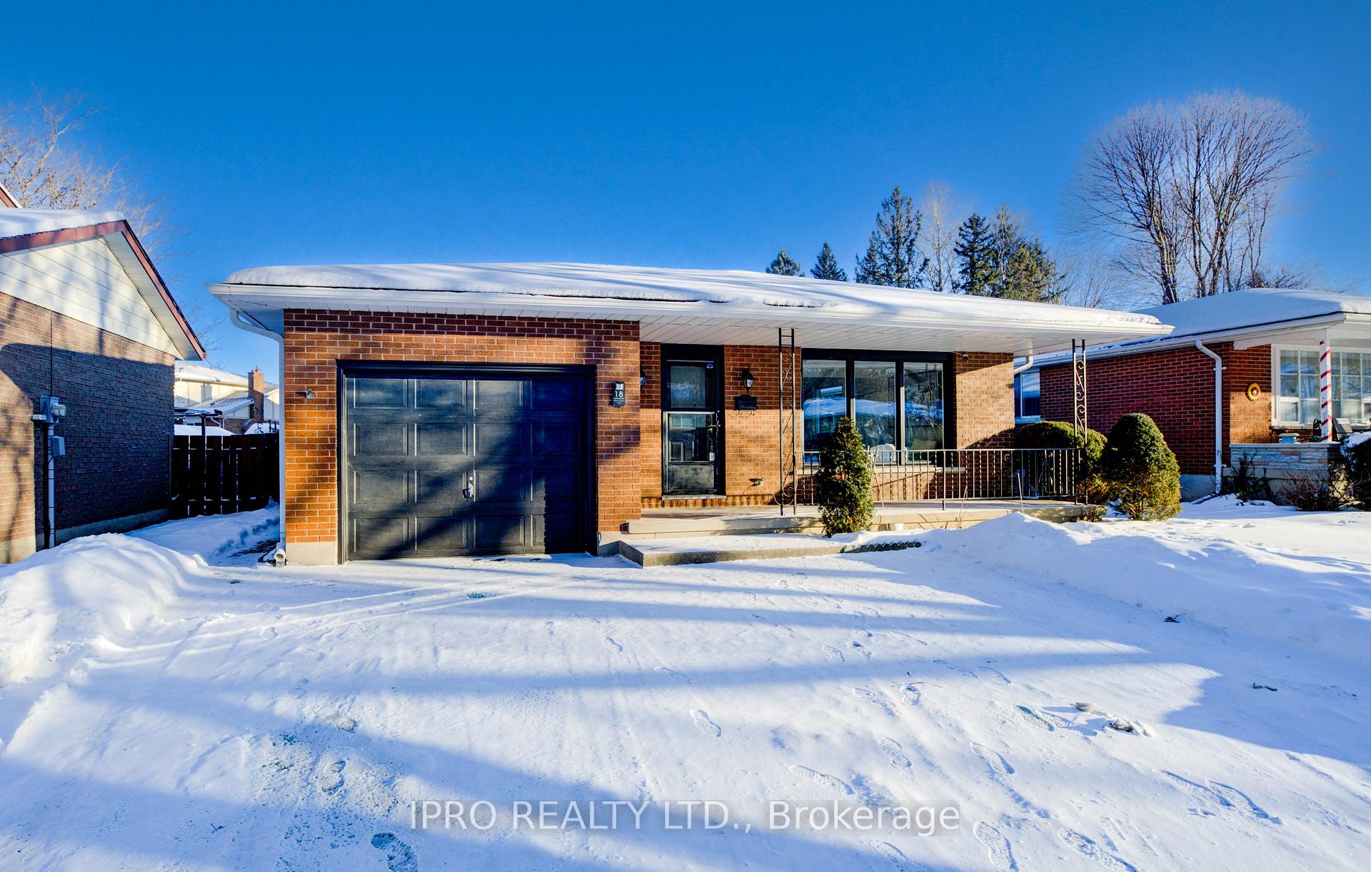 Photo 1 of 18 Martinglen Crescent, Kitchener — HOMEH
