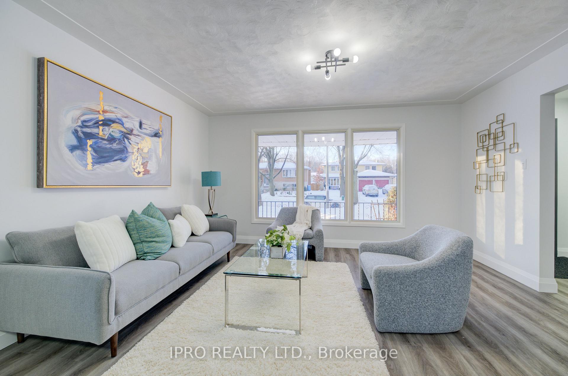 Photo 7 of 18 Martinglen Crescent, Kitchener — HOMEH