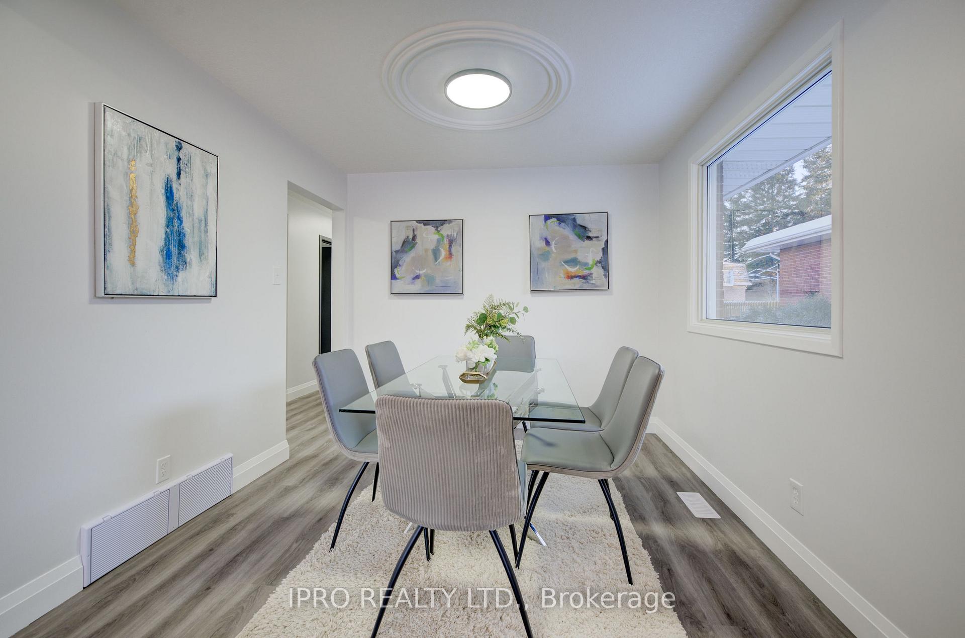 Photo 10 of 18 Martinglen Crescent, Kitchener — HOMEH