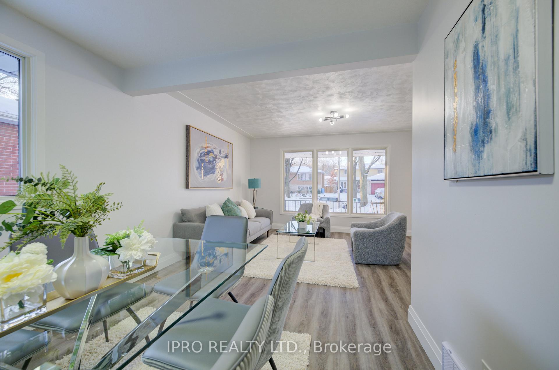 Photo 12 of 18 Martinglen Crescent, Kitchener — HOMEH