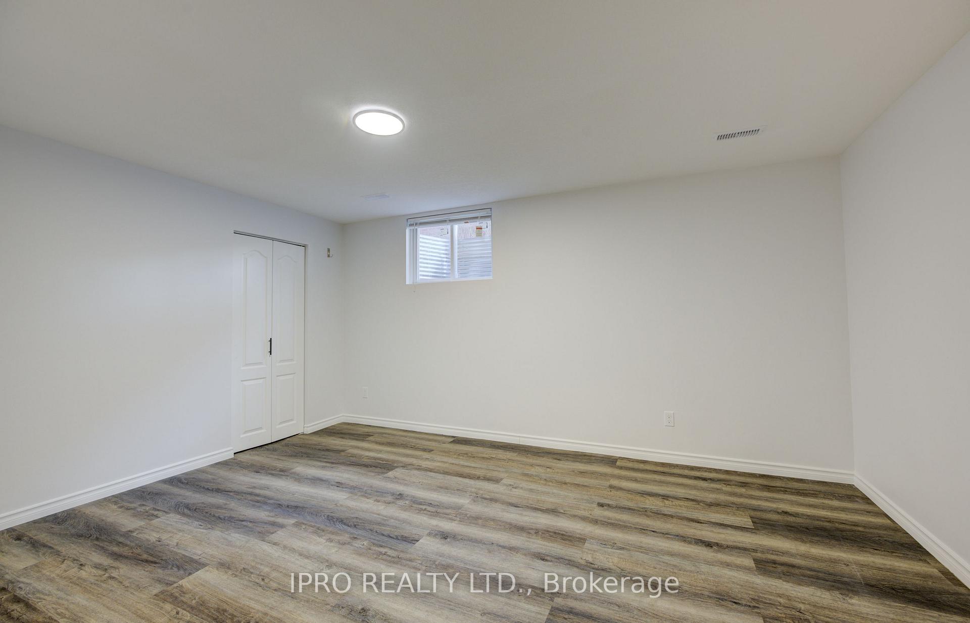 Photo 25 of 18 Martinglen Crescent, Kitchener — HOMEH