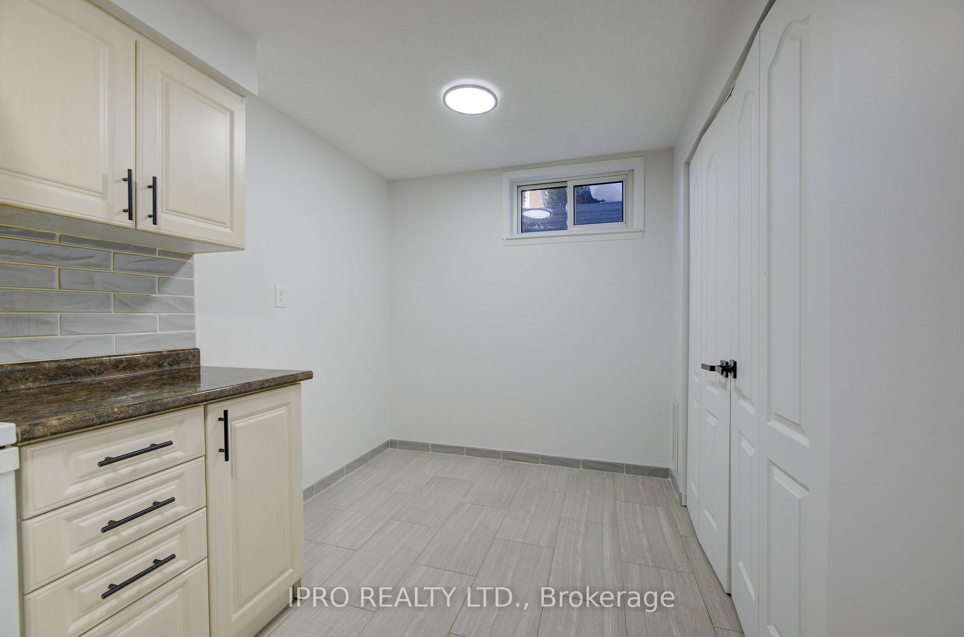 Photo 29 of 18 Martinglen Crescent, Kitchener — HOMEH