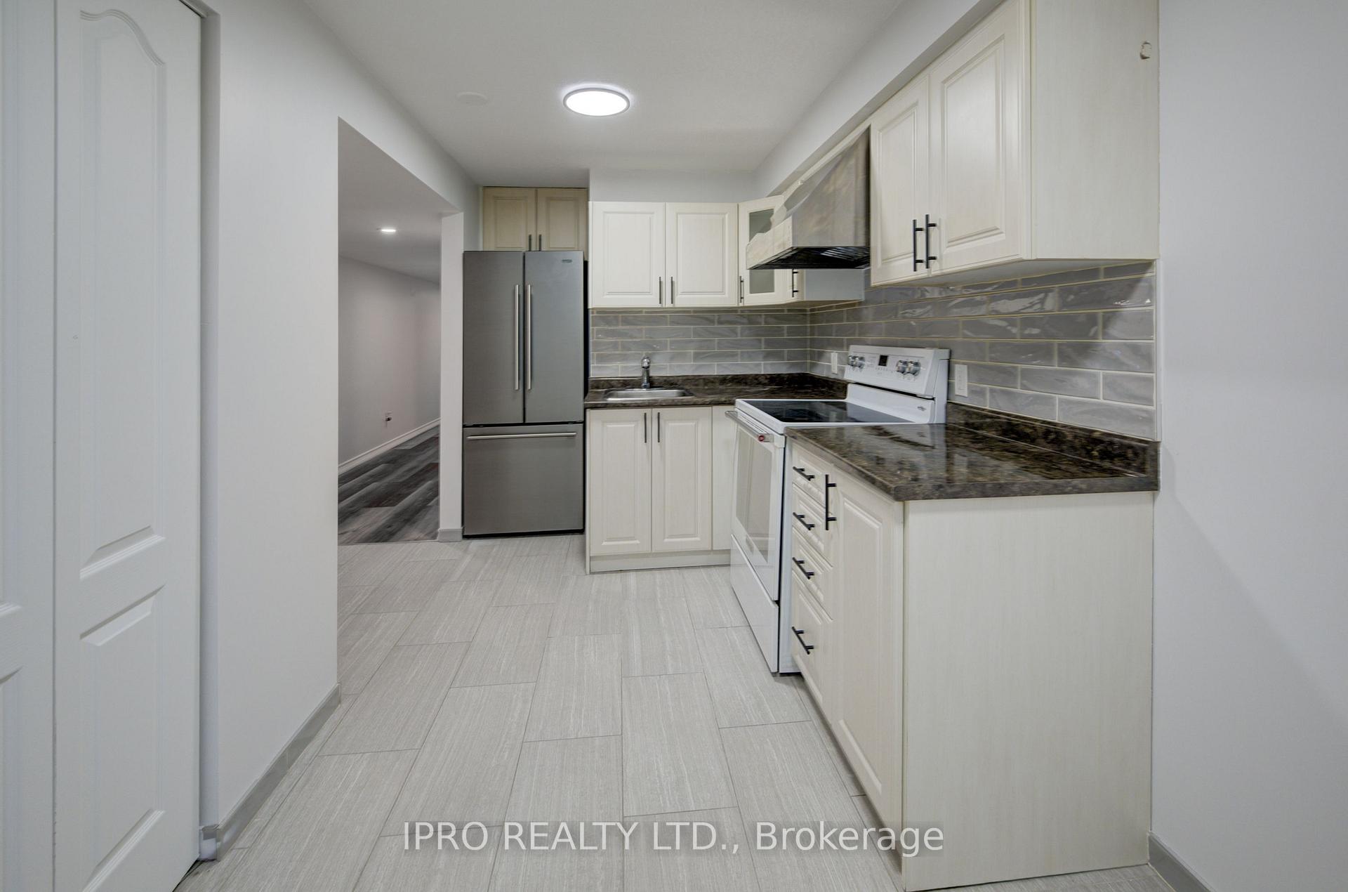 Photo 30 of 18 Martinglen Crescent, Kitchener — HOMEH