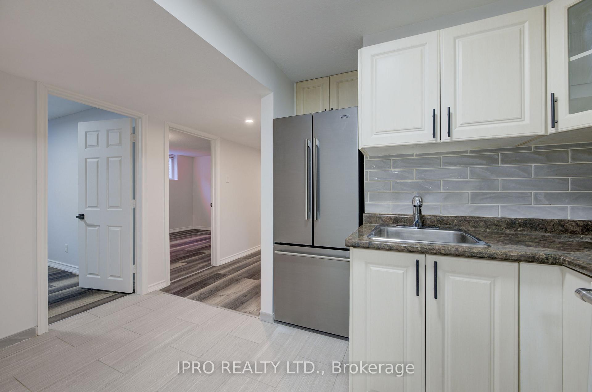 Photo 31 of 18 Martinglen Crescent, Kitchener — HOMEH