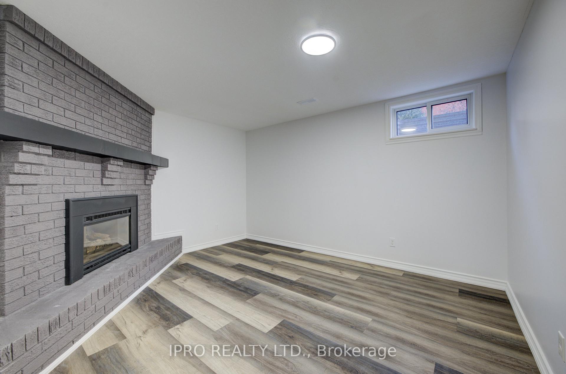 Photo 32 of 18 Martinglen Crescent, Kitchener — HOMEH