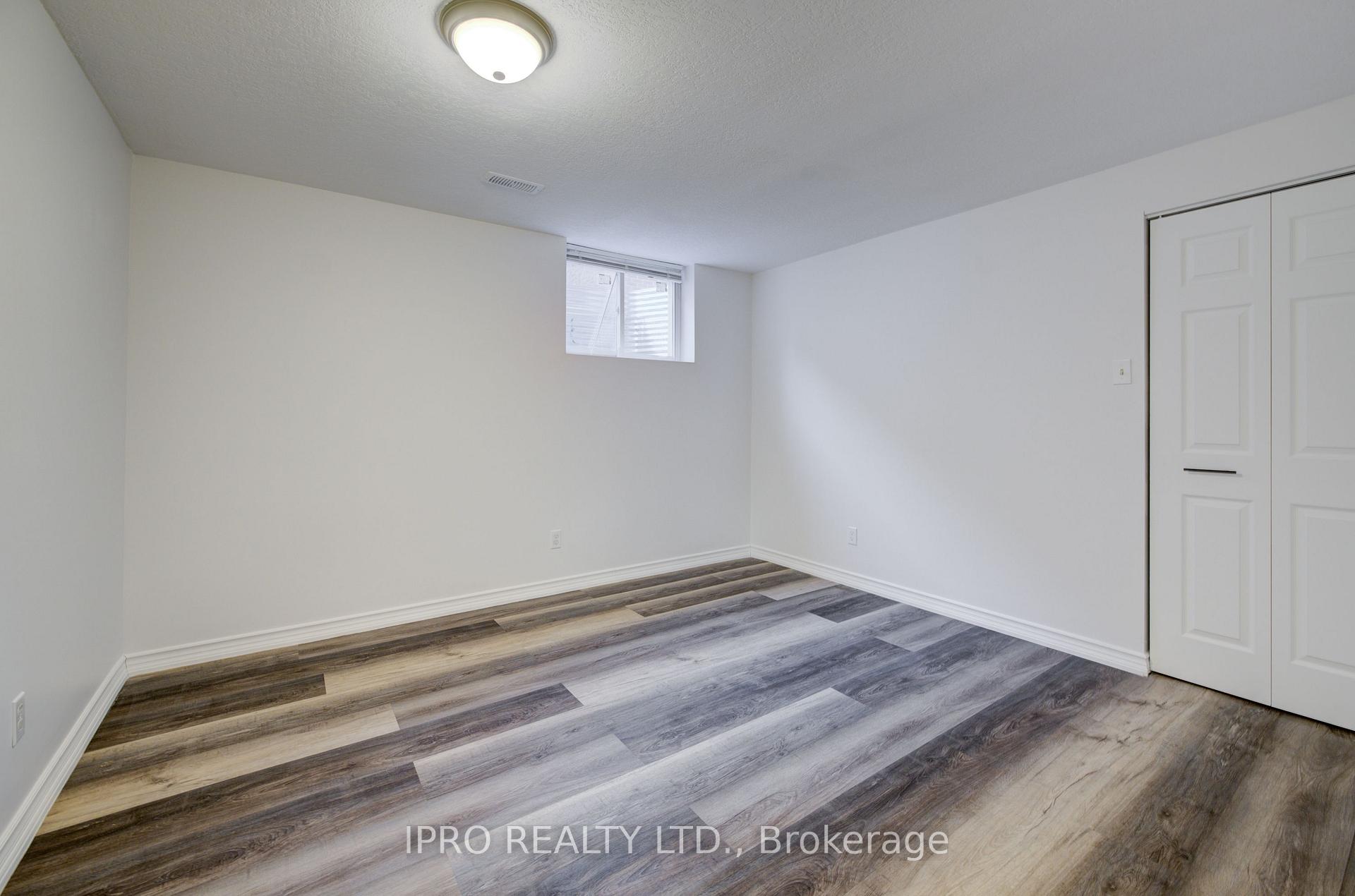 Photo 34 of 18 Martinglen Crescent, Kitchener — HOMEH