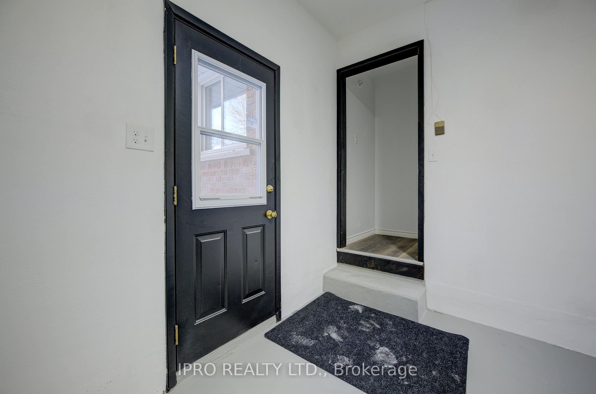 Photo 35 of 18 Martinglen Crescent, Kitchener — HOMEH