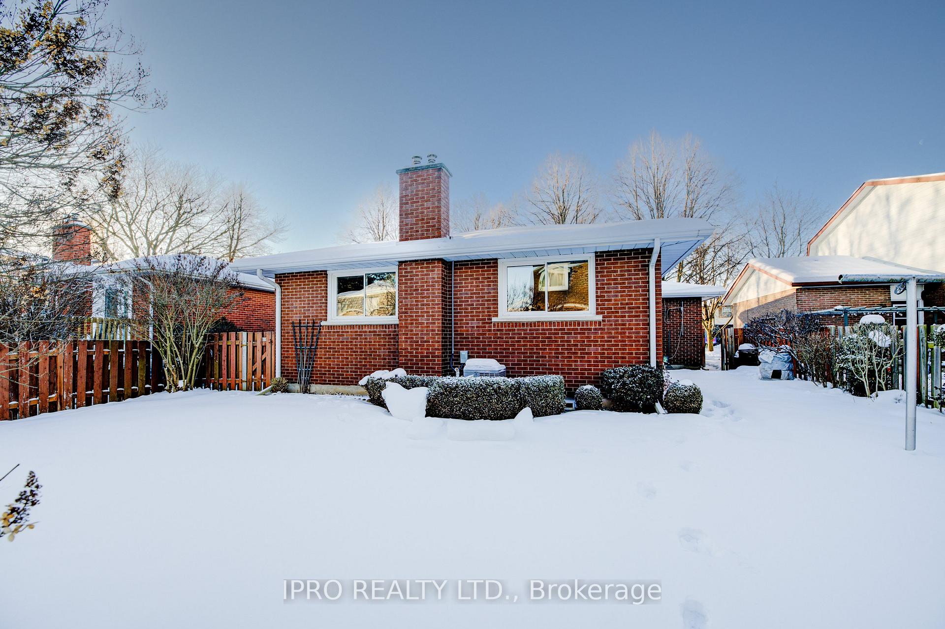 Photo 39 of 18 Martinglen Crescent, Kitchener — HOMEH