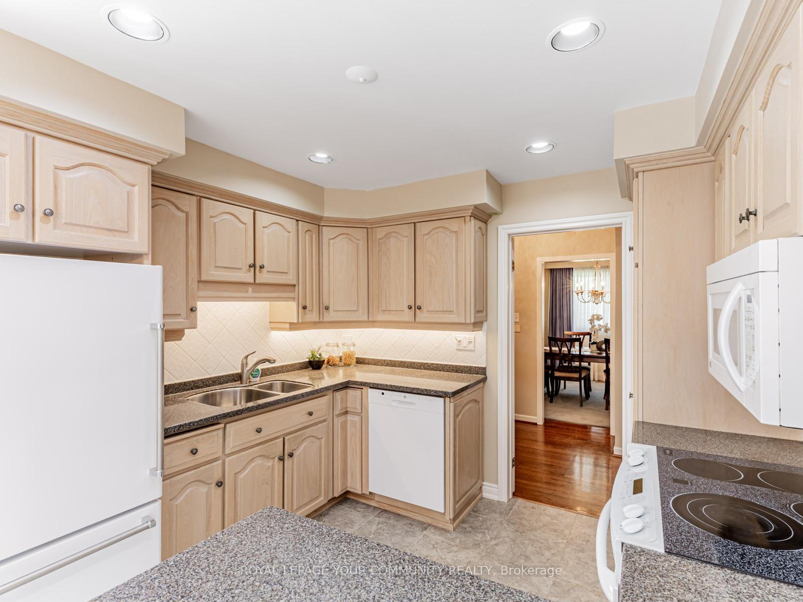 Photo 13 of 181 Kirk Drive, Markham, Royal Orchard — HOMEH