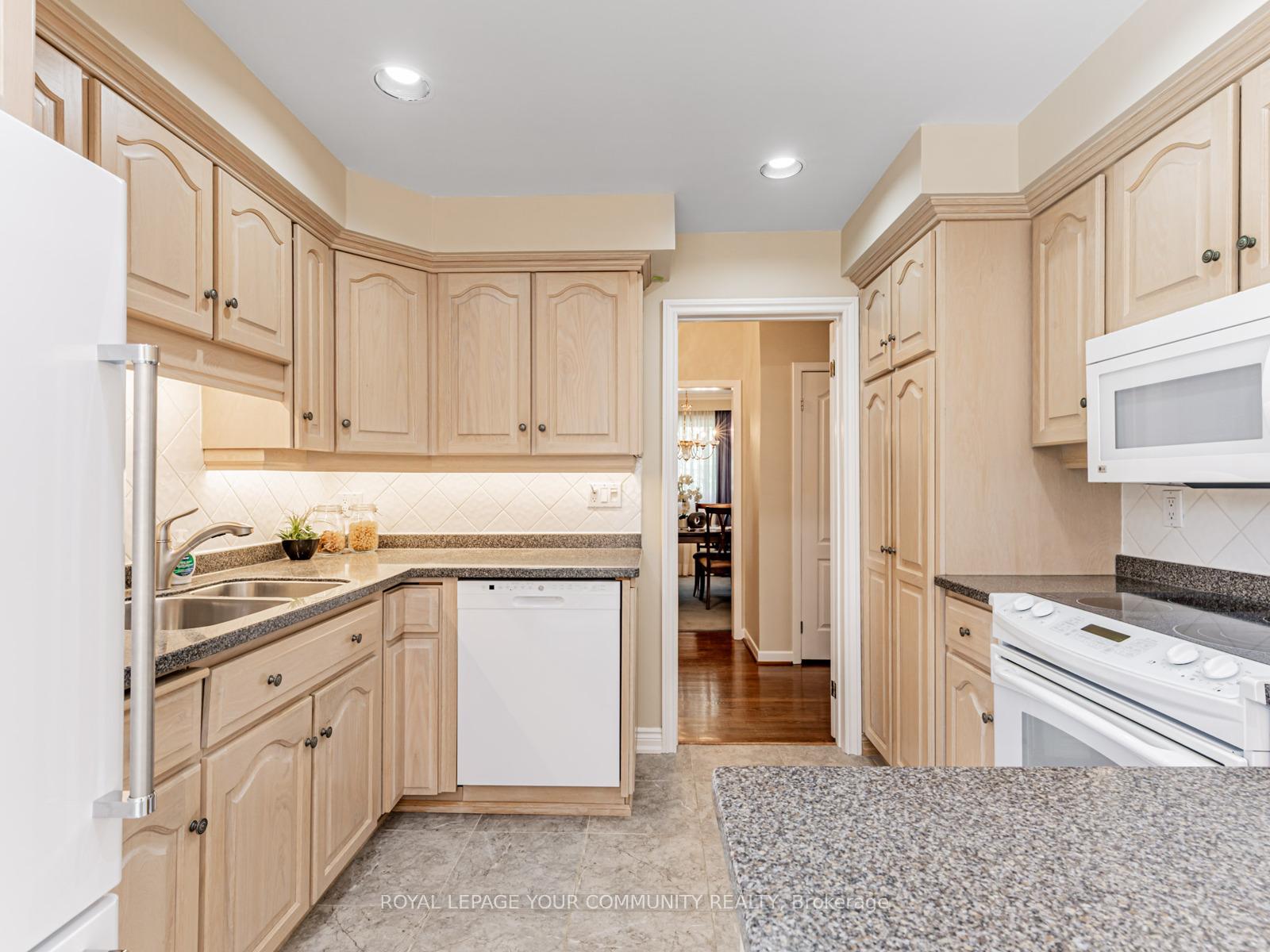 Photo 14 of 181 Kirk Drive, Markham, Royal Orchard — HOMEH