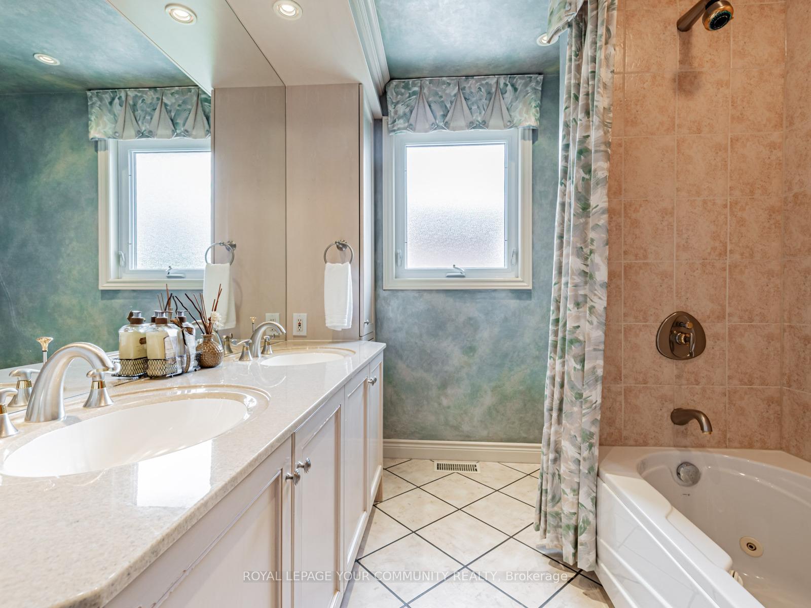 Photo 22 of 181 Kirk Drive, Markham, Royal Orchard — HOMEH