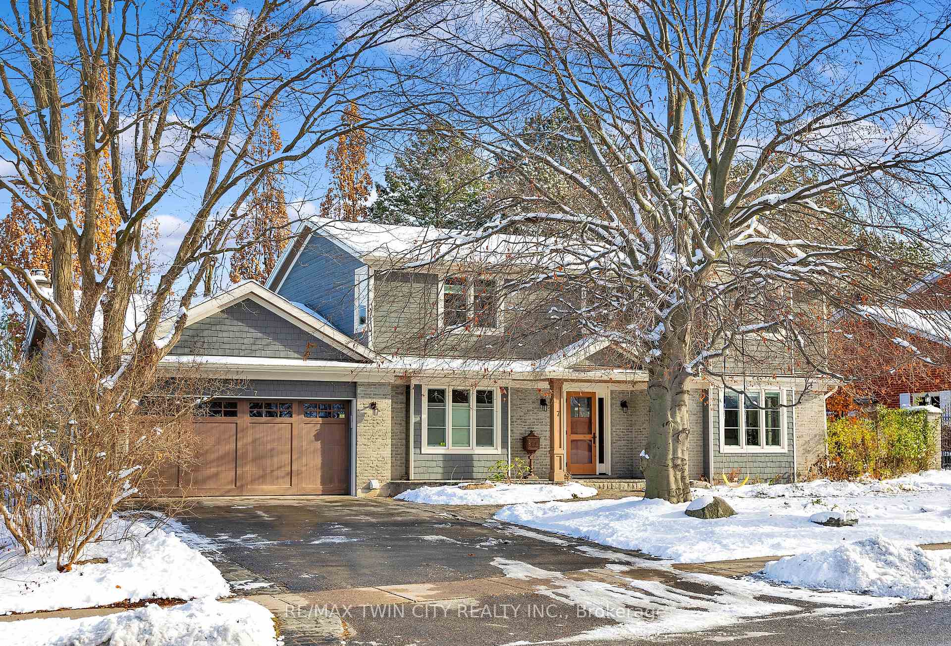Front of 7 Huntley Crescent