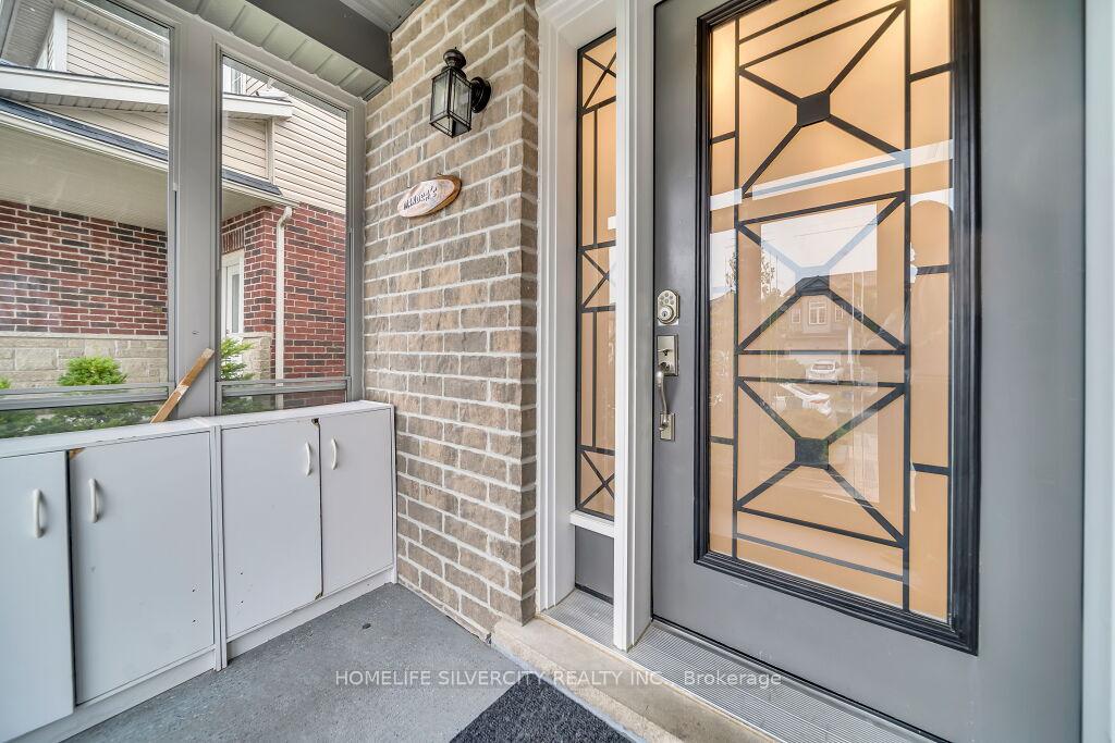 Photo 3 of 425 Woodbine Avenue, Kitchener, Huron Park — HOMEH