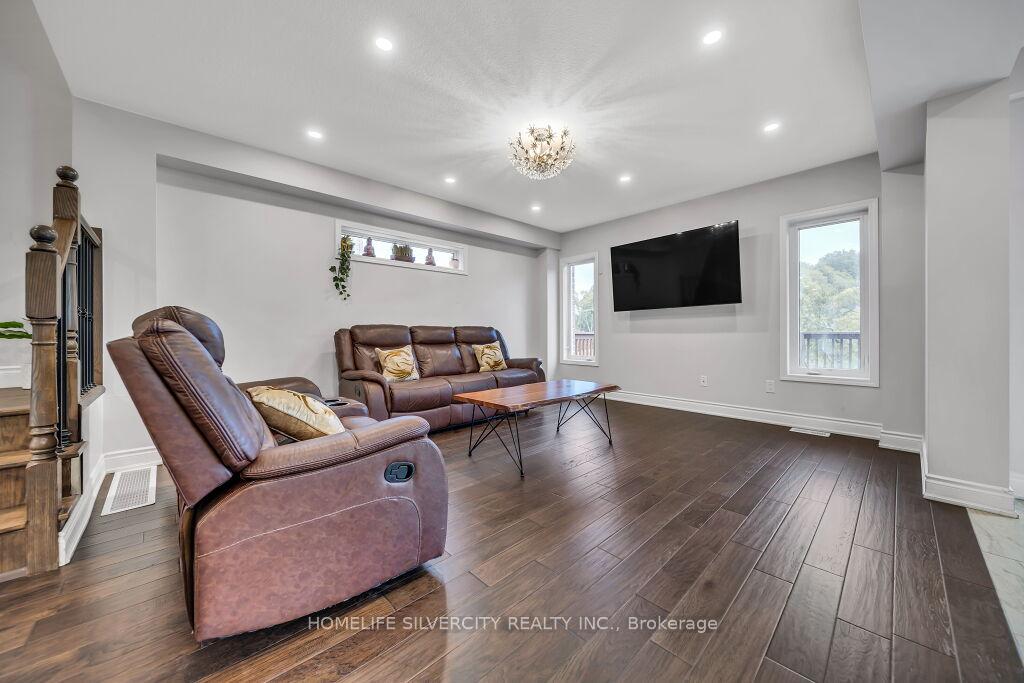 Photo 5 of 425 Woodbine Avenue, Kitchener, Huron Park — HOMEH