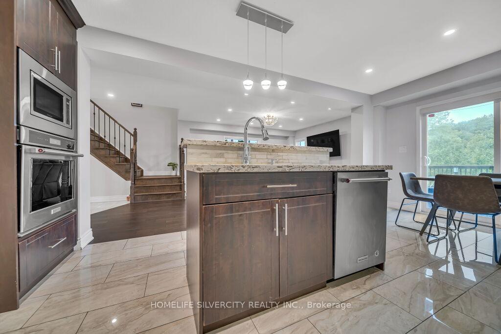 Photo 12 of 425 Woodbine Avenue, Kitchener, Huron Park — HOMEH