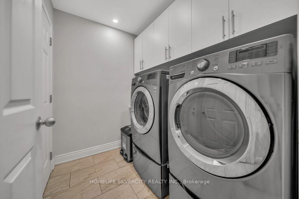 Photo 15 of 425 Woodbine Avenue, Kitchener, Huron Park — HOMEH