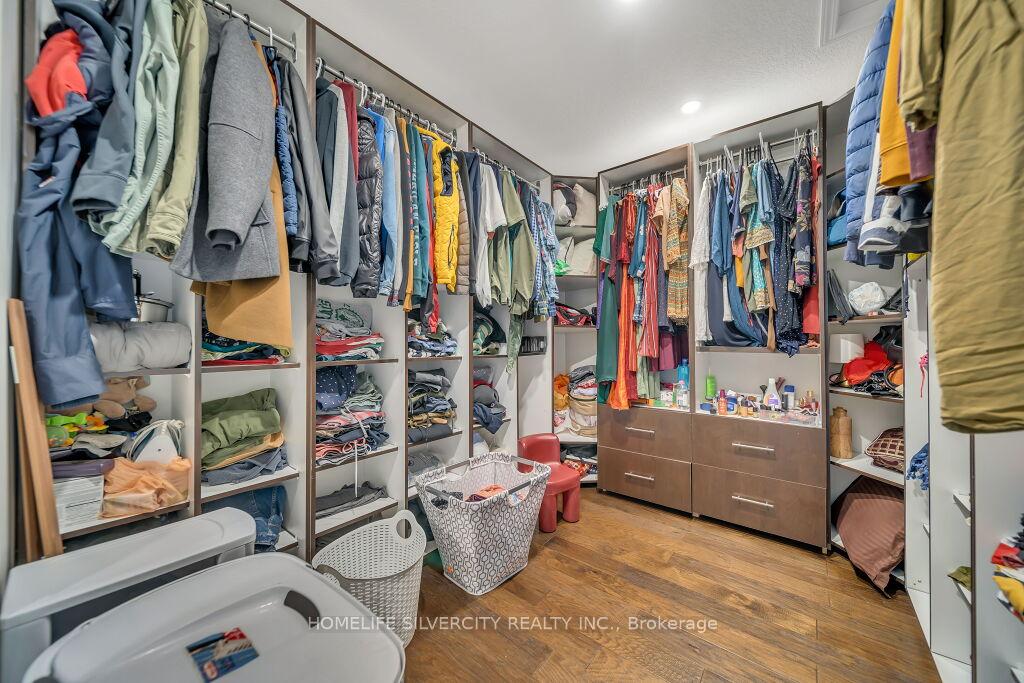 Photo 17 of 425 Woodbine Avenue, Kitchener, Huron Park — HOMEH