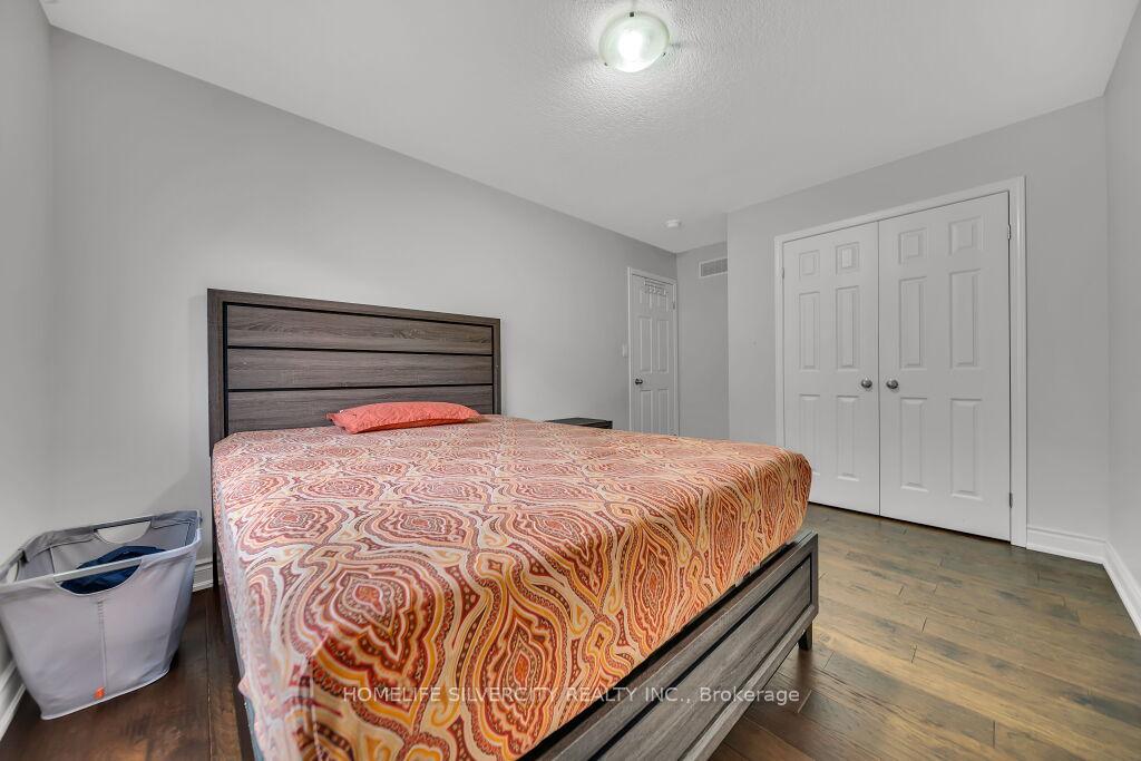 Photo 23 of 425 Woodbine Avenue, Kitchener, Huron Park — HOMEH